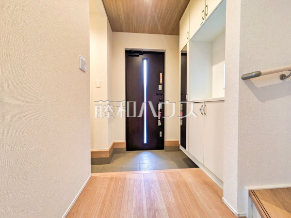 2号棟 玄関 【新座市西堀2丁目】 2号棟 玄関 【新座市西堀2丁目】