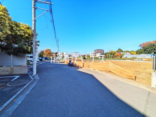 接道状況および現場風景 【小金井市貫井南町1丁目】 接道状況および現場風景 【小金井市貫井南町1丁目】