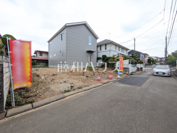 接道状況および現場風景 【八王子市南陽台1丁目】 接道状況および現場風景 【八王子市南陽台1丁目】