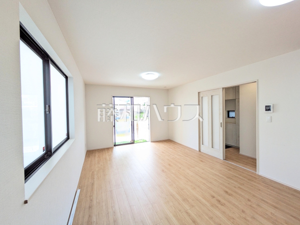 H号棟 リビング 【うるま市字江洲】 H号棟 リビング 【うるま市字江洲】