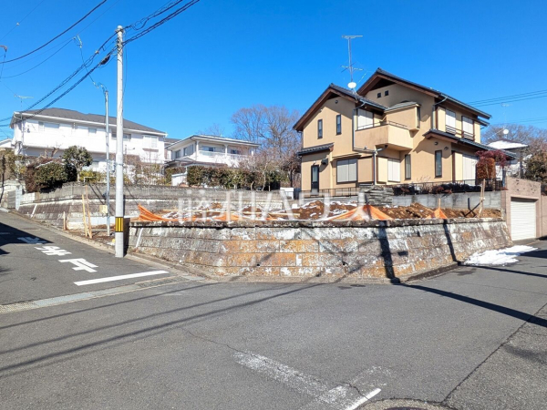 外観 【八王子市長房町】
土地面積約56坪とゆとりある広さで、2台分のカースペース+お庭付きの角地という贅沢な立地。ぜひお気軽にお問い合わせください。 外観 【八王子市長房町】
土地面積約56坪とゆとりある広さで、2台分のカースペース+お庭付きの角地という贅沢な立地。ぜひお気軽にお問い合わせください。