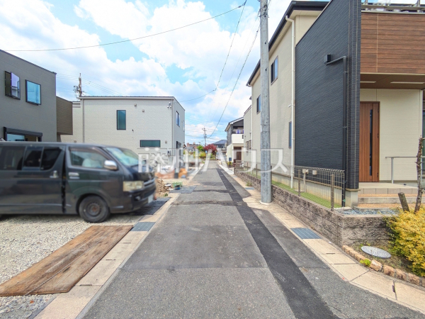 接道状況および現場風景 【春日井市上条町5丁目】 接道状況および現場風景 【春日井市上条町5丁目】