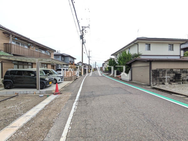 接道状況および現場風景 【小牧市藤島1丁目】 接道状況および現場風景 【小牧市藤島1丁目】
