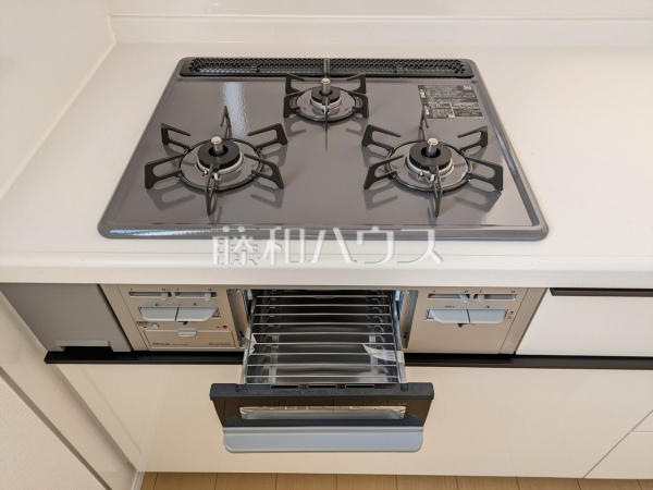 C号棟 3口ガスコンロ 【新座市大和田5丁目】 C号棟 3口ガスコンロ 【新座市大和田5丁目】