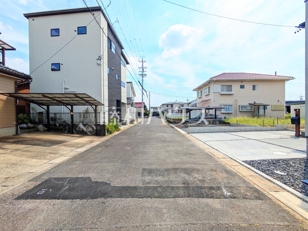 接道状況および現場風景 【春日井市西高山町3丁目】 接道状況および現場風景 【春日井市西高山町3丁目】