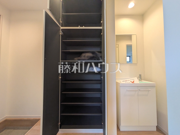 玄関収納 【練馬区富士見台2丁目】 玄関収納 【練馬区富士見台2丁目】