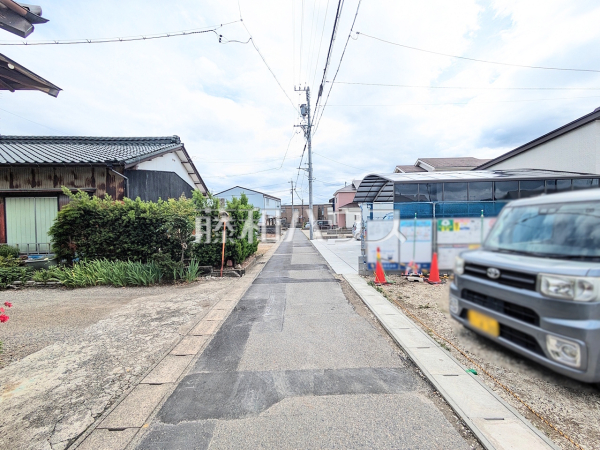 接道状況および現場風景 【小牧市久保一色南1丁目】 接道状況および現場風景 【小牧市久保一色南1丁目】