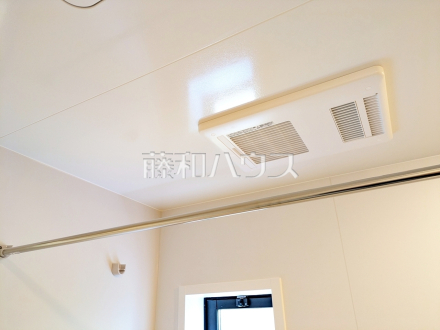 2号棟 浴室乾燥機 【小金井市貫井南町1丁目】 雨の日の強い味方!浴室換気乾燥機付きユニットバスで洗濯物が乾かせます。/撮影日2026/05/11