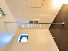 浴室乾燥機(浴室内上部)雨の日の強い味方!浴室換気乾燥機付きユニットバスで洗濯物が乾かせます 浴室乾燥機(浴室内上部)雨の日の強い味方!浴室換気乾燥機付きユニットバスで洗濯物が乾かせます