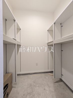 2号棟 シューズインクローゼット 【小平市仲町】