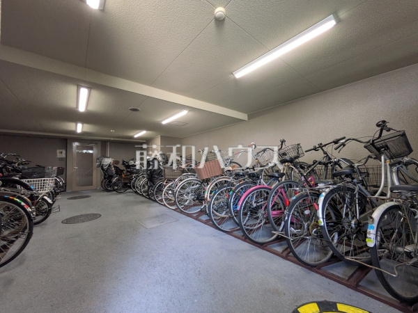 駐輪場 【ファーレ立川パーク・ホームズ】 駐輪場 【ファーレ立川パーク・ホームズ】