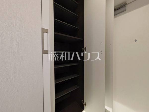 玄関収納 【日神パレステージ聖蹟桜ヶ丘】 玄関収納 【日神パレステージ聖蹟桜ヶ丘】