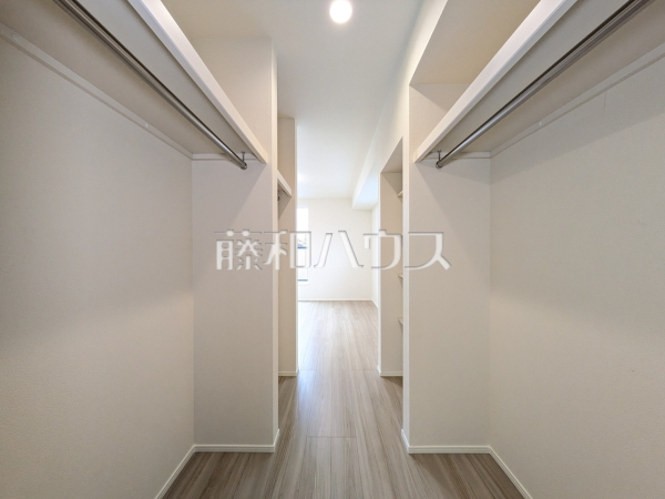 2号棟 ウォークインクローゼット 【武蔵村山市伊奈平6丁目】 2号棟 ウォークインクローゼット 【武蔵村山市伊奈平6丁目】