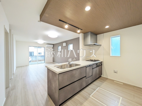 2号棟 キッチン 【武蔵村山市伊奈平6丁目】 2号棟 キッチン 【武蔵村山市伊奈平6丁目】