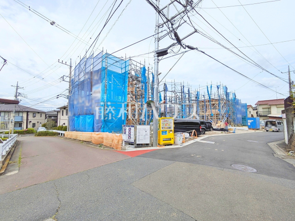 接道状況および現場風景 【日野市南平9丁目】 接道状況および現場風景 【日野市南平9丁目】