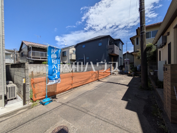接道状況および現場風景 【武蔵野市西久保3丁目】 接道状況および現場風景 【武蔵野市西久保3丁目】