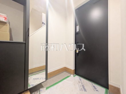 玄関(施工中) 【府中市緑町3丁目】/撮影日2026/09/26