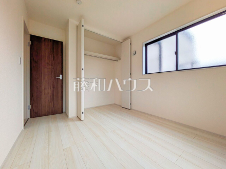 子供の成長に寄り添う4LDK】個室が必要な時期がきても大丈夫。将来しっかり「部屋分け」ができる、ゆとりの4居室プラン!
居室 【新座市新堀1丁目】/撮影日2026/05/22