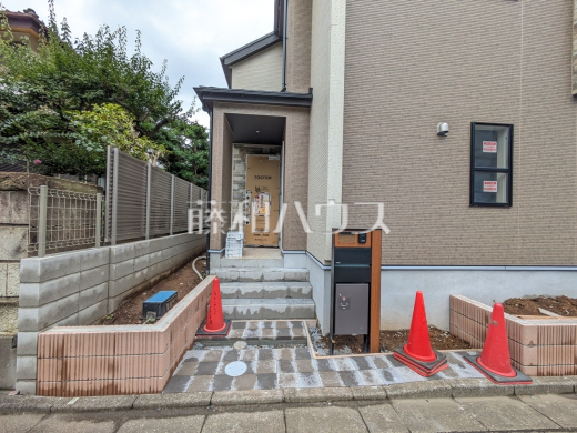 1号棟 玄関 【小平市鈴木町1丁目】