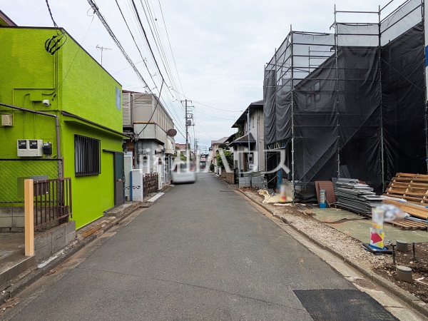 一戸建ての多いエリアのため、静かで落ち着いた雰囲気の街並みです。 【新座市あたご3丁目】 一戸建ての多いエリアのため、静かで落ち着いた雰囲気の街並みです。 【新座市あたご3丁目】