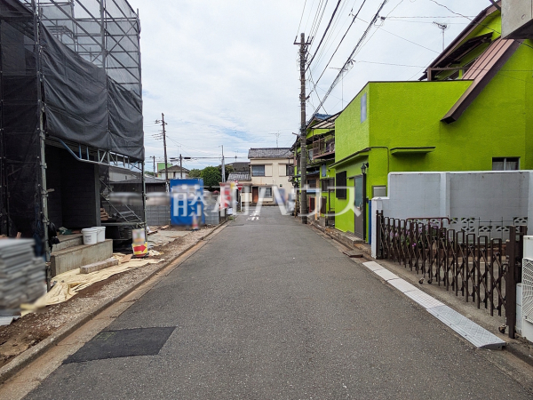 接道状況および現場風景 【新座市あたご3丁目】 接道状況および現場風景 【新座市あたご3丁目】