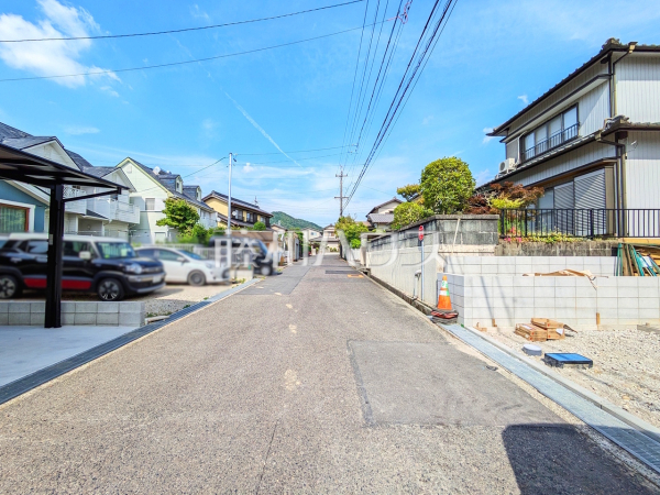 接道状況および現場風景 【春日井市高森台5丁目】 接道状況および現場風景 【春日井市高森台5丁目】