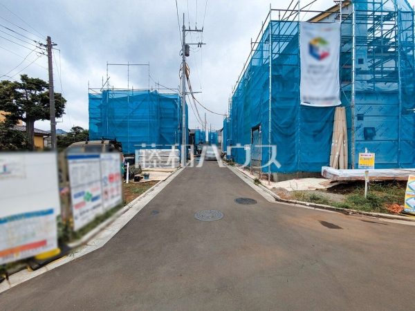 接道状況および現場風景 【清瀬市下宿2丁目】ぜひ実物をご覧いただきたく思います。喜んでご案内いたしますのでお気軽にお問合せ下さい。 接道状況および現場風景 【清瀬市下宿2丁目】ぜひ実物をご覧いただきたく思います。喜んでご案内いたしますのでお気軽にお問合せ下さい。