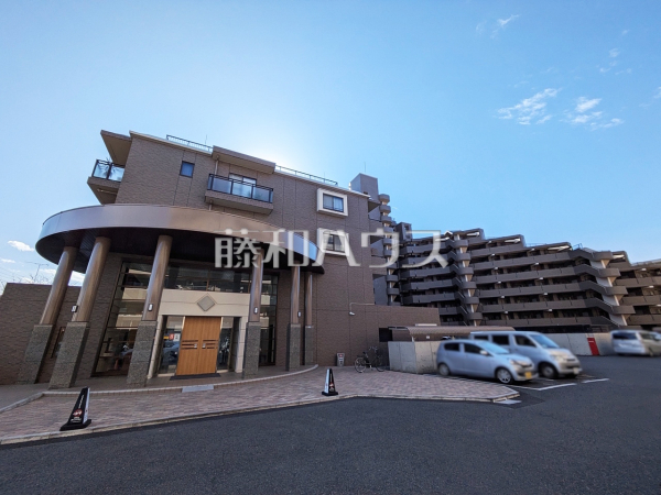 ≪外観≫ペットと暮らす生活。一緒にお散歩へ行く時間が何より癒しのひと時となります。(細則有) 【ソフィア調布染地公園】 ≪外観≫ペットと暮らす生活。一緒にお散歩へ行く時間が何より癒しのひと時となります。(細則有) 【ソフィア調布染地公園】