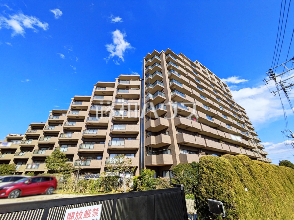 ≪外観≫京王線「国領」駅 徒歩17分♪ 物件の事、諸費用の事など、小さな疑問も、お気軽にご連絡・ご相談下さい。 【ソフィア調布染地公園】 ≪外観≫京王線「国領」駅 徒歩17分♪ 物件の事、諸費用の事など、小さな疑問も、お気軽にご連絡・ご相談下さい。 【ソフィア調布染地公園】