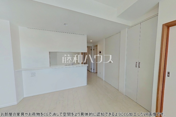 ≪リビング≫ リビングに併設された収納スペースには、お子様の本やおもちゃ、掃除機やちょっとした小物などがスッキリ収納できます。あったら便利なうれしい収納ですね! 【ソフィア調布染地公園】 ≪リビング≫ リビングに併設された収納スペースには、お子様の本やおもちゃ、掃除機やちょっとした小物などがスッキリ収納できます。あったら便利なうれしい収納ですね! 【ソフィア調布染地公園】