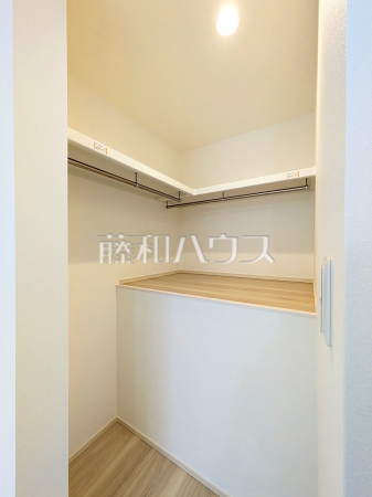 ウォークインクローゼット 【板橋区新河岸1丁目】 ウォークインクローゼット 【板橋区新河岸1丁目】