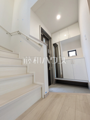 G号棟 玄関ホール/階段 【府中市南町6丁目】