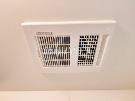 浴室乾燥機(浴室内上部) 雨の日の強い味方!浴室換気乾燥機付きユニットバスで洗濯物が乾かせます/撮影日2026/06/07
