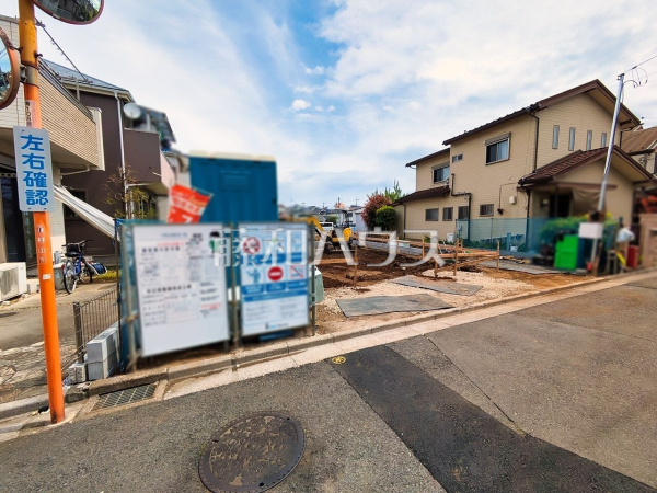 1号棟 現地写真 【東村山市青葉町3丁目】 物件の事、諸費用の事など、小さな疑問もお気軽にご連絡・ご相談下さい。 1号棟 現地写真 【東村山市青葉町3丁目】 物件の事、諸費用の事など、小さな疑問もお気軽にご連絡・ご相談下さい。