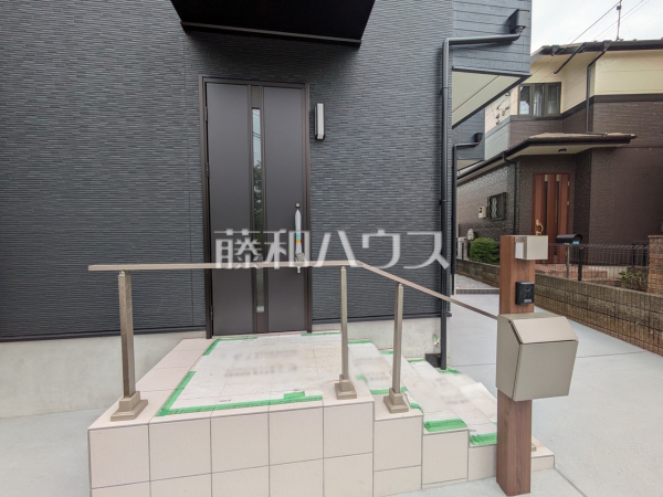 玄関 【新座市栄2丁目】 玄関 【新座市栄2丁目】