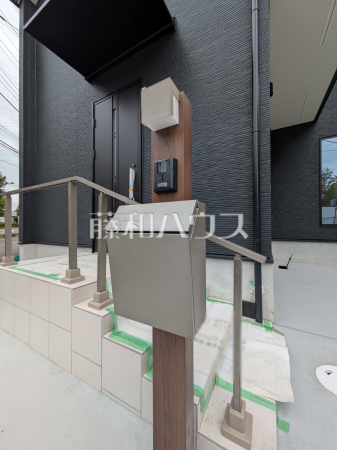 TVモニター付きインターホン・郵便ポスト 【新座市栄2丁目】 TVモニター付きインターホン・郵便ポスト 【新座市栄2丁目】