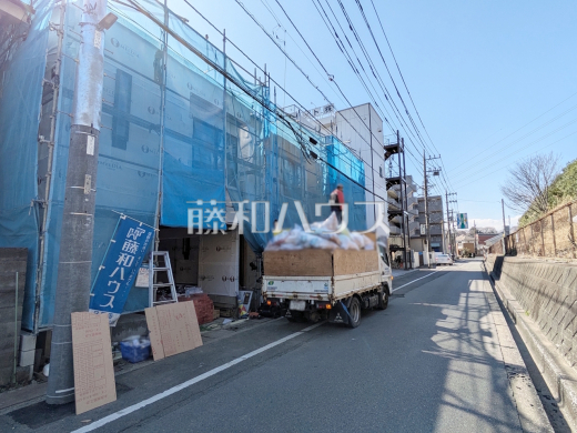 外観 【日野市大字日野】
建築士のこだわりが、そこかしこに光るデザイナーズ住宅。一般的な建売では飽き足らないお客様にぜひともお勧めの新邸です。