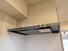 レンジフード 【モアコート志木】お手入れのしやすいレンジフードは見た目もスッキリしていて、料理時の油煙やニオイを効率的に外に出せます。 レンジフード 【モアコート志木】お手入れのしやすいレンジフードは見た目もスッキリしていて、料理時の油煙やニオイを効率的に外に出せます。