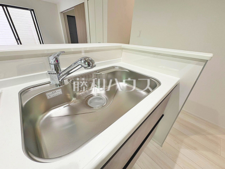 1号棟 キッチン 【朝霞市膝折町2丁目】/撮影日2026/06/05