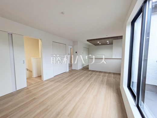 3号棟 リビング 【朝霞市膝折町2丁目】