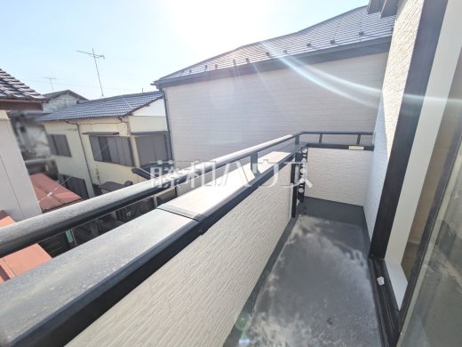 3号棟 バルコニー(施工中) 【朝霞市膝折町2丁目】