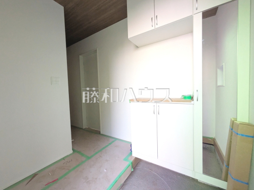 3号棟 玄関(施工中) 【朝霞市膝折町2丁目】