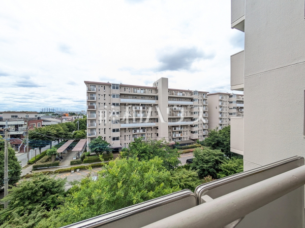 住戸からの眺望写真 【野火止団地1号棟】 住戸からの眺望写真 【野火止団地1号棟】