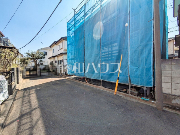 接道状況および現場風景 【東久留米市小山4丁目】ぜひ実物をご覧いただきたく思います。喜んでご案内いたしますのでお気軽にお問合せ下さい。 接道状況および現場風景 【東久留米市小山4丁目】ぜひ実物をご覧いただきたく思います。喜んでご案内いたしますのでお気軽にお問合せ下さい。