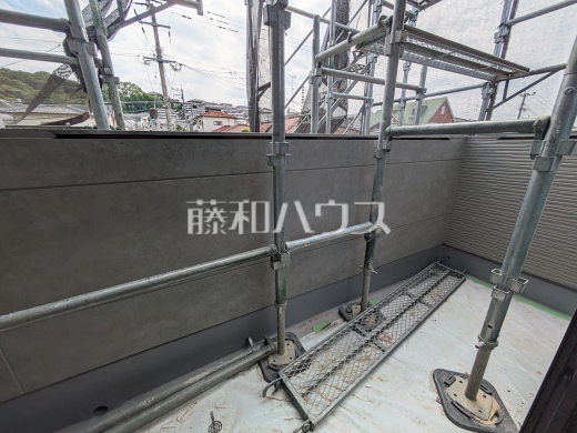 4号棟 施工中バルコニー 【福岡市東区若宮4丁目】