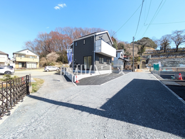 接道状況および現場風景 【八王子市元八王子町2丁目】 接道状況および現場風景 【八王子市元八王子町2丁目】