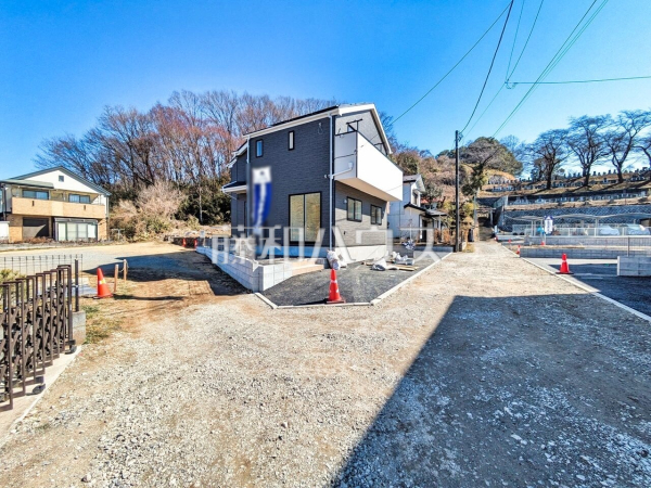 接道状況および現場風景 【八王子市元八王子町2丁目】 接道状況および現場風景 【八王子市元八王子町2丁目】