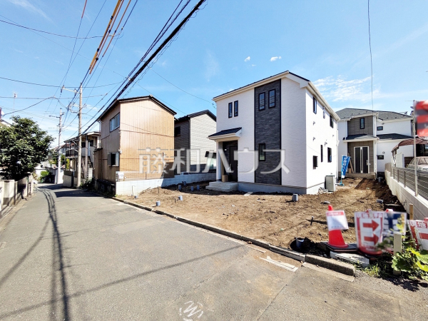 接道状況および現場風景 【三鷹市新川1丁目】 接道状況および現場風景 【三鷹市新川1丁目】