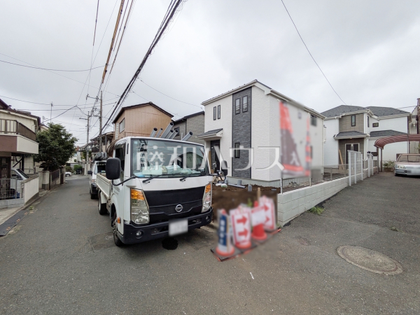 接道状況および現場風景 【三鷹市新川1丁目】 接道状況および現場風景 【三鷹市新川1丁目】