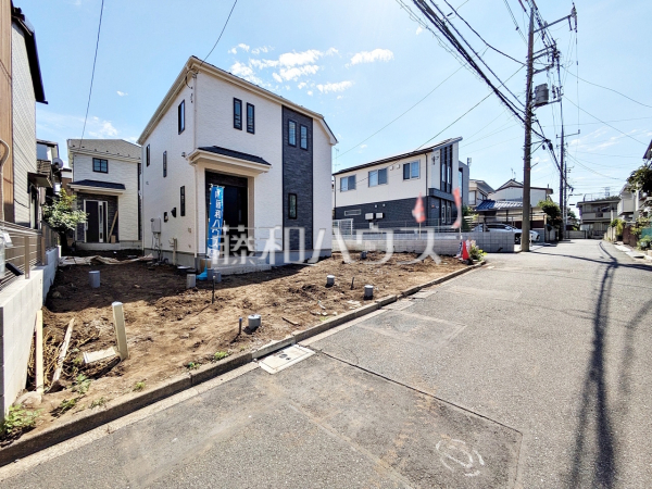 接道状況および現場風景 【三鷹市新川1丁目】 接道状況および現場風景 【三鷹市新川1丁目】